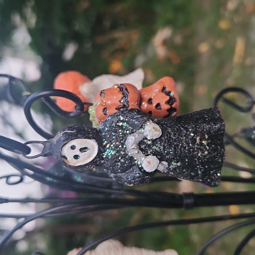 Vintage Halloween Pumpkin Tree with accessories bat, witch, mummy, pumpkin head. - Picture 5 of 7